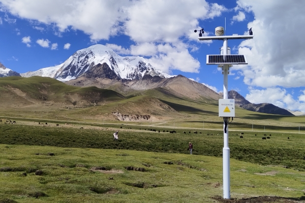 氣象站監(jiān)測(cè)設(shè)備圖片4