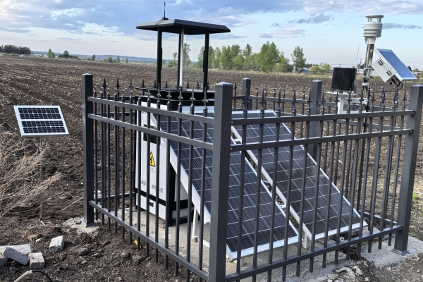 高標準農(nóng)田超聲波氣象站現(xiàn)場安裝2