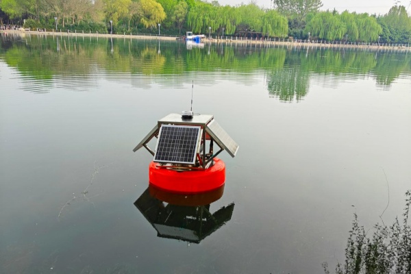 浮標(biāo)水質(zhì)監(jiān)測站圖片